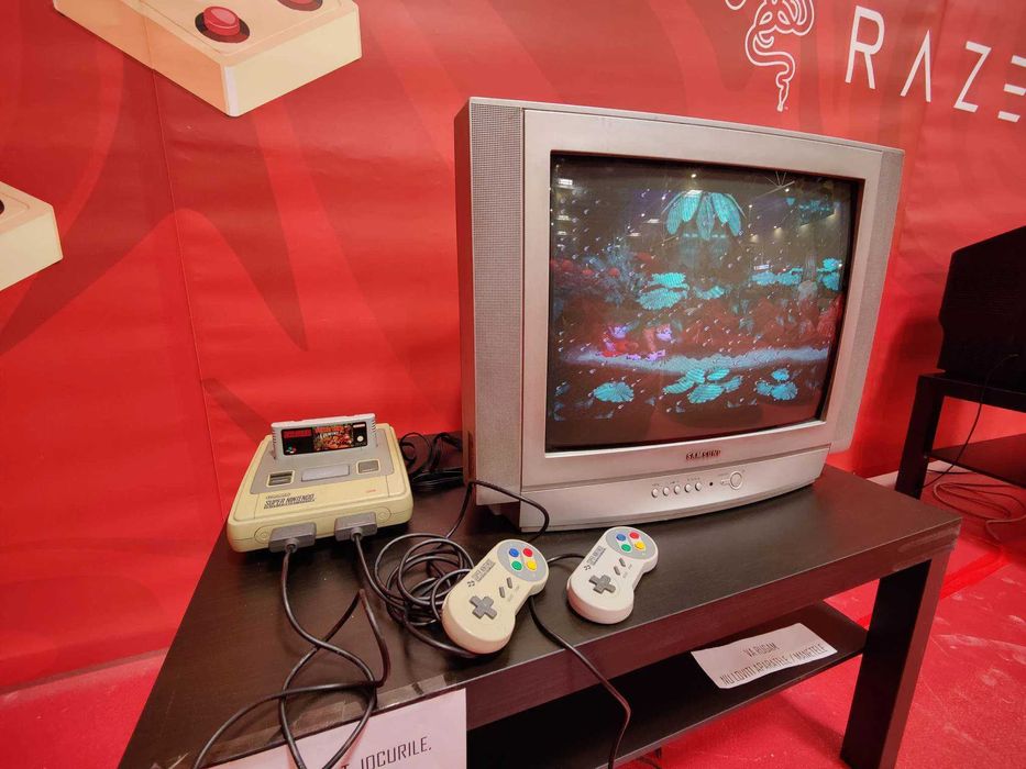 CRT WALL Perete Televizoare TV Retro Gaming Lan Party Console Decoruri