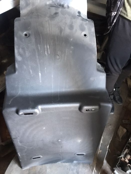 Переднее крыло на Ивеко Стралис