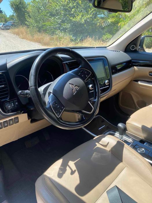 Преден капак Mitsubishi Outlenner