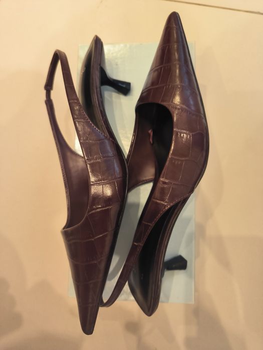 Продам женские туфли. Модель Mango Vino Croc Effect Slingback.