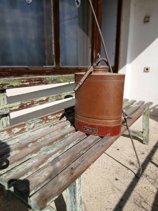 Разни за животни и селскостопанския двор