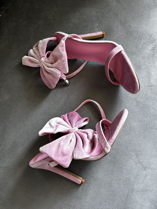 Sandale roz din catifea