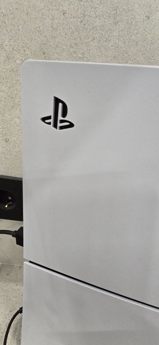 Продам Sony Playstation 5