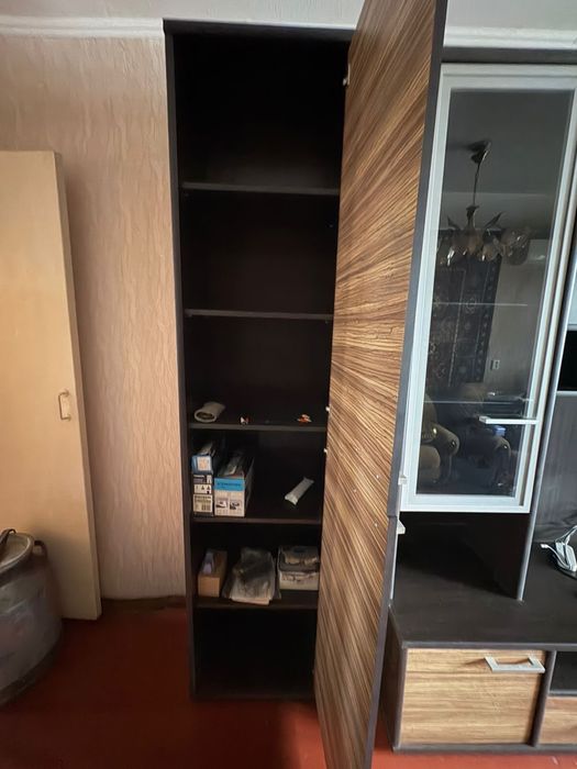 Продаю гостиную стенку