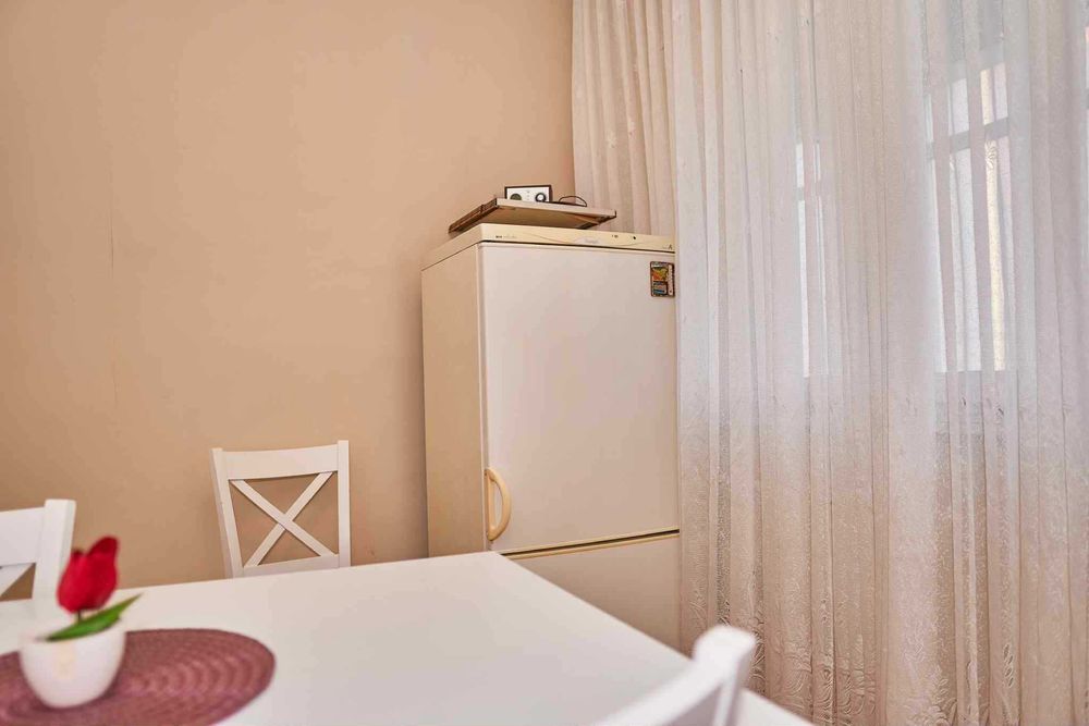 Дава се под наем Тристаен апартамент в Варна, Базар Левски - 60 кв.м за 600 € - Снимка #8