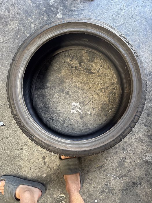 235/35/20 Bridgestone M+S