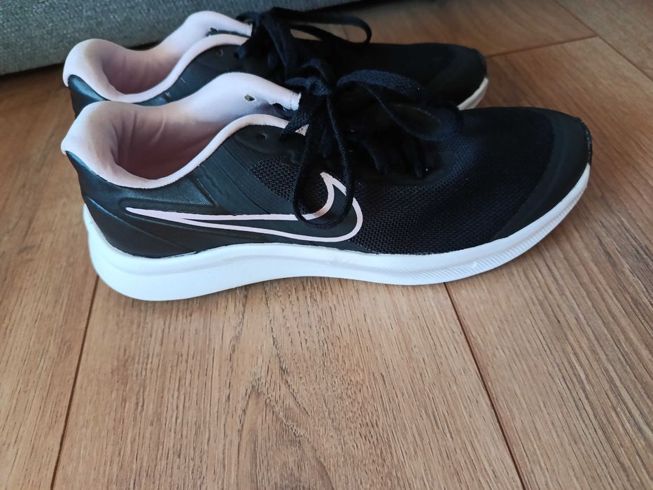 Дамски маратонки Nike