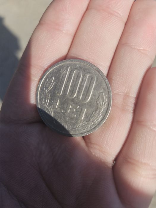 Vând moneda de colecție 100 lei