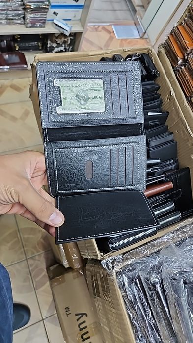 Обложки Портмоне Кошелек Сумки для Ноутбуков Визитницы Ключницы Кардхо