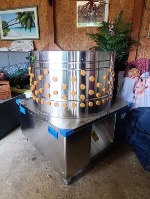 Mașină de penit păsări (găini,rațe,gâscă, curcan,  prepelițe,  vâna) .