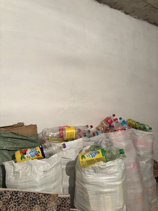 Продам бутылки пластиковые