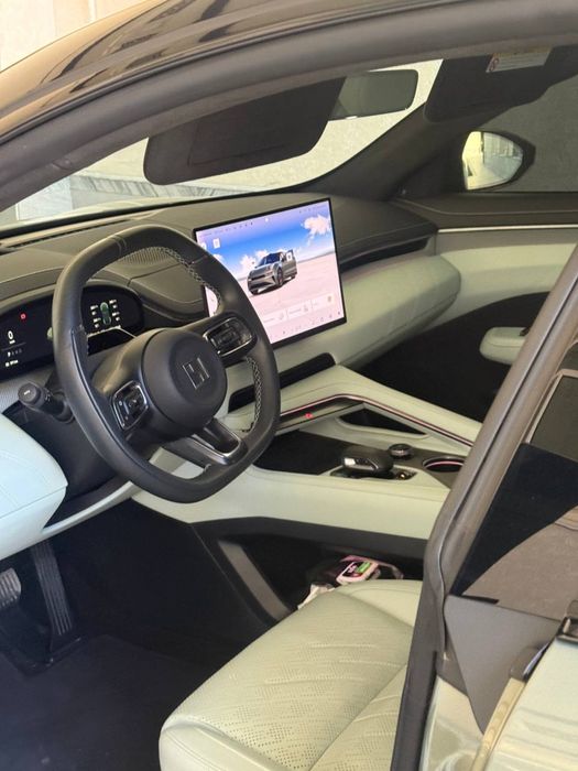 Zeekr 001. В идеальном состояни. Не крашена, не бита.