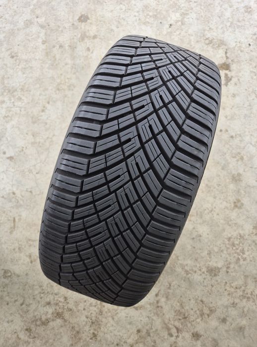 O bucată 225/45 R17 M+S iarnă - una Continental Falken