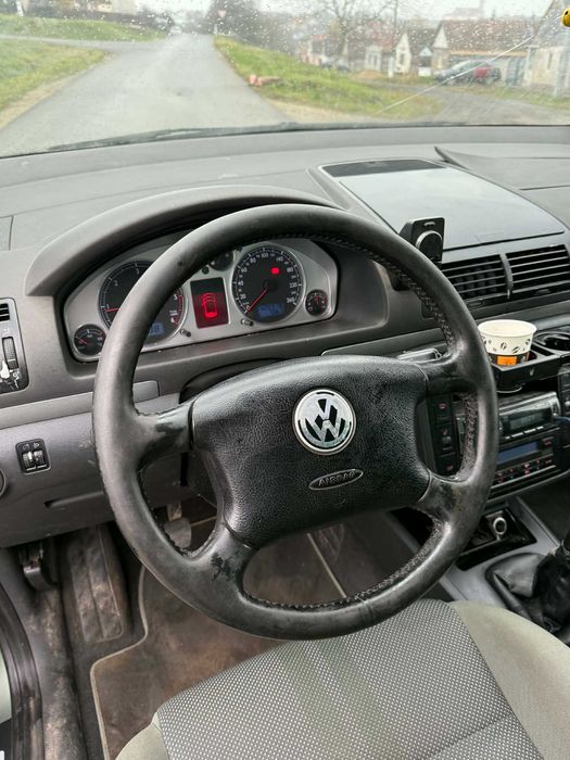 Vând Volkswagen Sharan