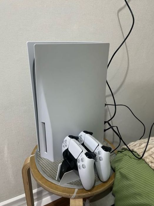 Sony Playstation 5 + 2дж + игры