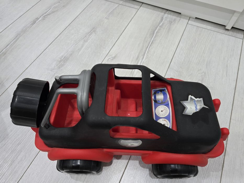 Продам машинку джип