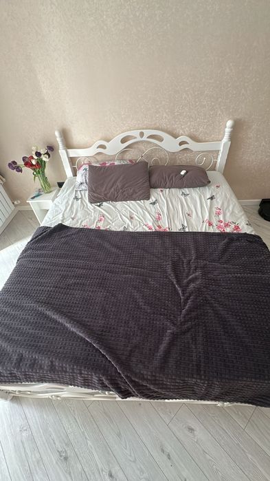 Кровать двухспальная