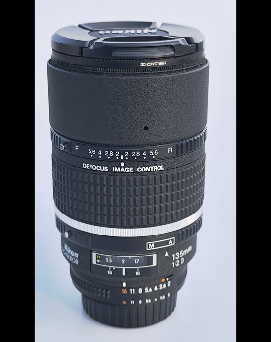 Nikon 135mm f/2D AF DC NIKKOR