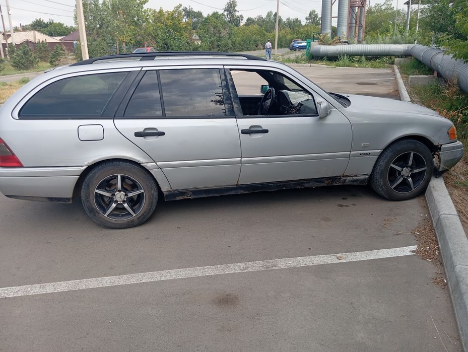Продам Мерседес W202 C220