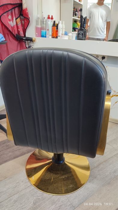 Продам кресло для парикмахера