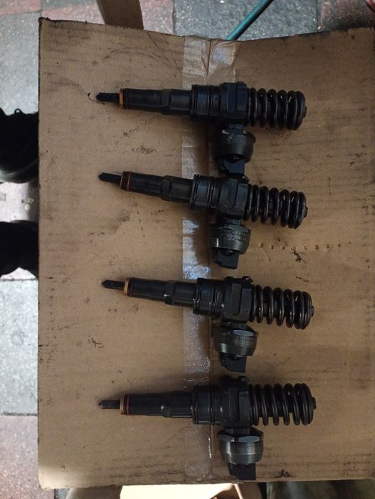 Injector injectoare vw t5 1.9tdi axb axc vw caravelle 1.9tdi axb axc