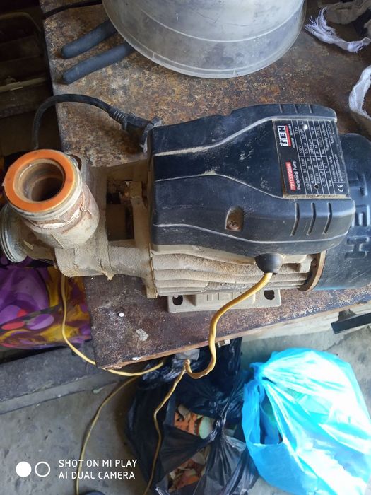 Suv nasosi sotiladi.