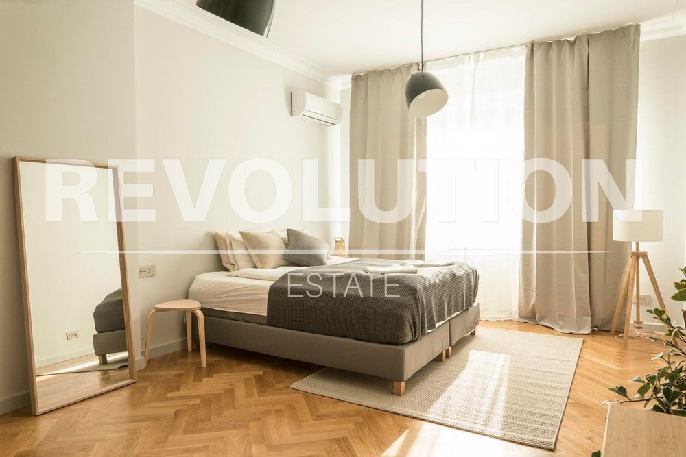 Тристаен апартамент в Центъра на София до НДК.