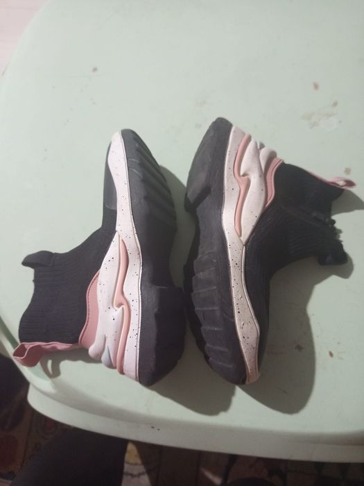 Ghete zara 27 stare foarte buna