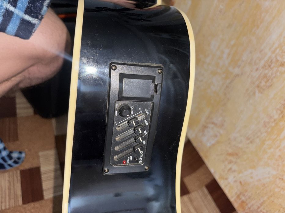 Chitară electro-acustică Classic Cantabile Western Series – cu egalizator- Preț ușor negociabil