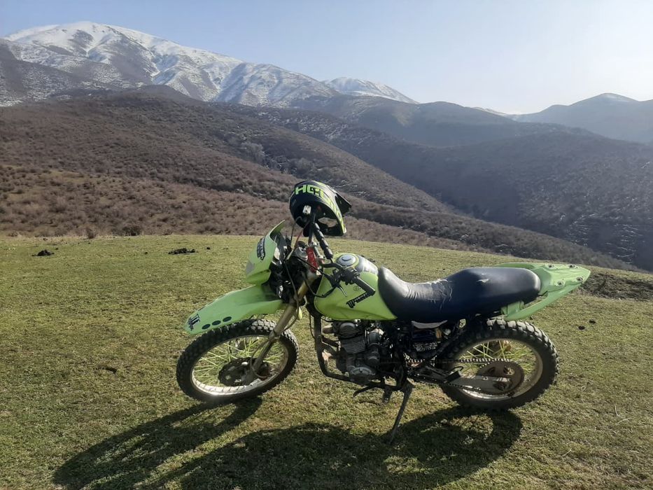 Мотоцикл эндуро.