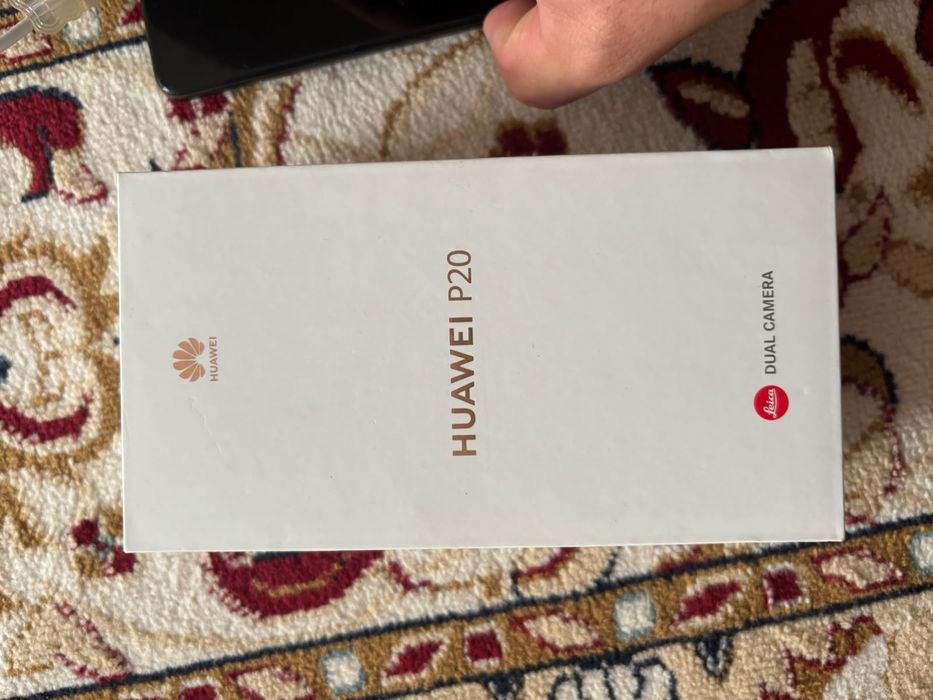 Продам Huawei p20 4/128gb