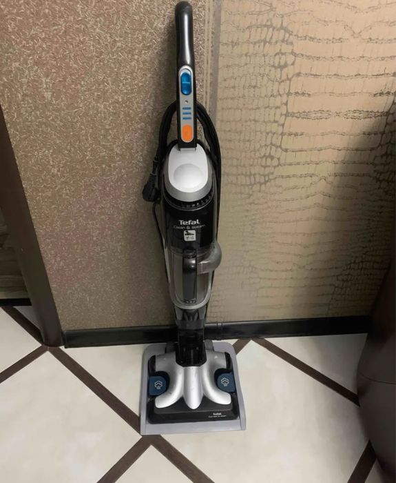 Продам паровой пылесосTefal