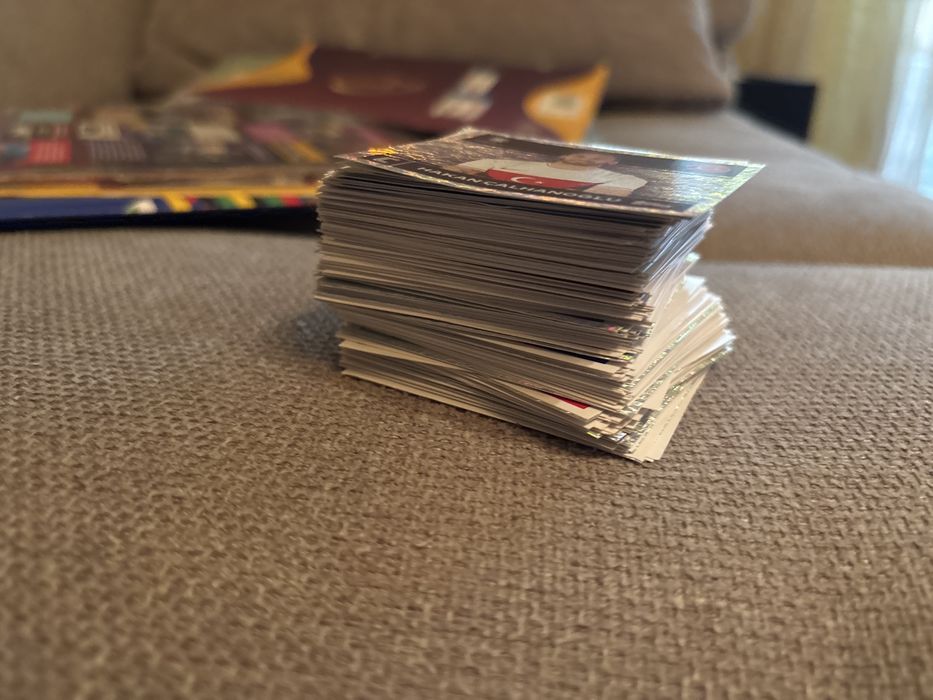 vand 253 de cartonase pt albumul Euro 2024