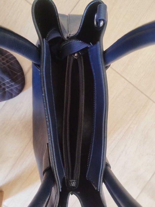 Дамска чанта среден размер