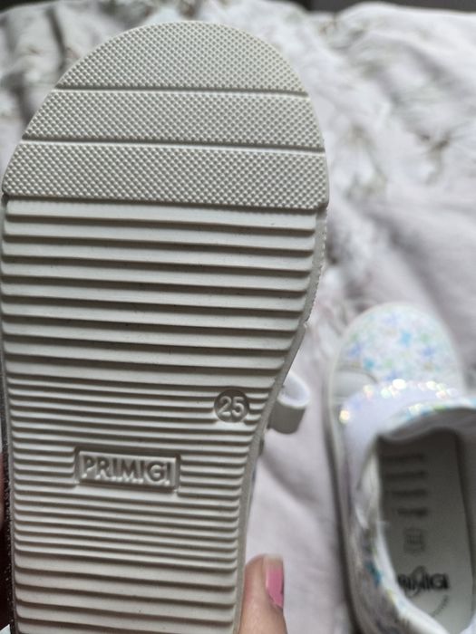 Пантофи за момиче