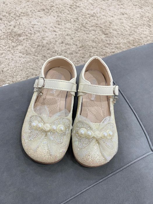 Продам детские сандали