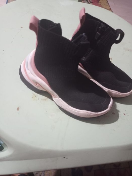 Ghete zara 27 stare foarte buna