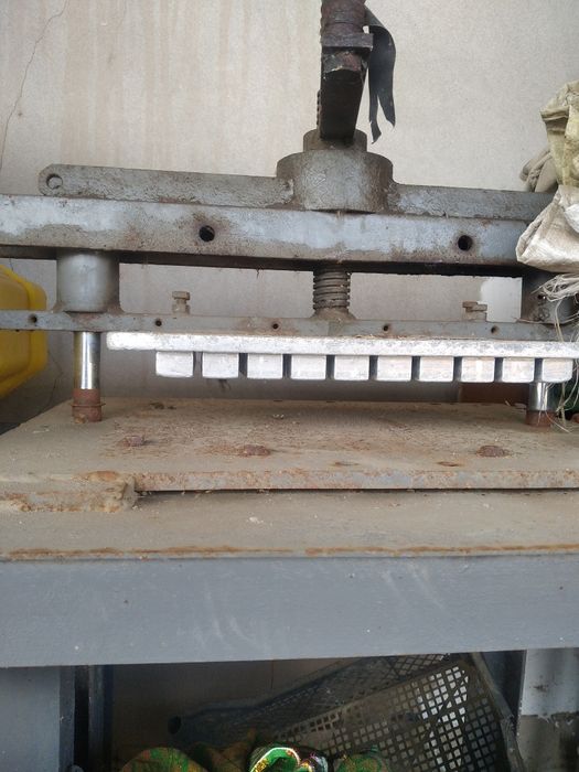 Oq qand ishlaydigan oporat sotiladi