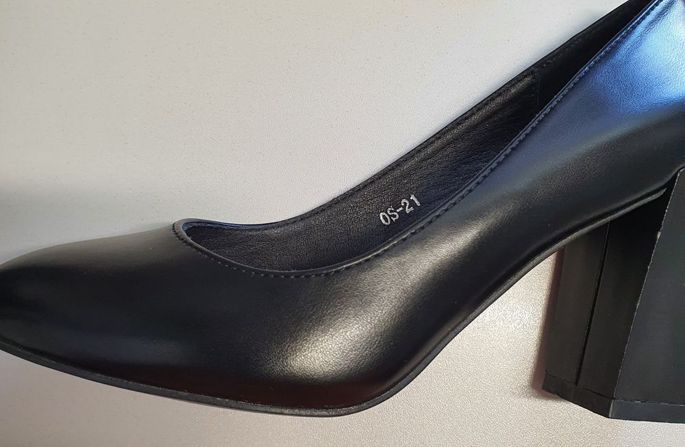 Удобни обувки с ток