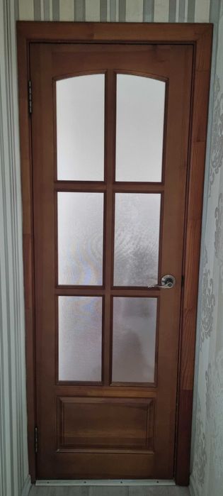 Продам двери деревянные,межкомнатные