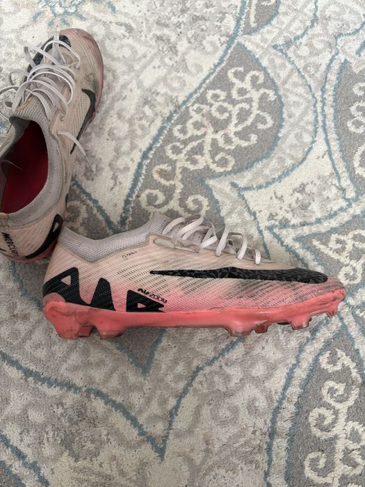 бутсы в хорошом состояние