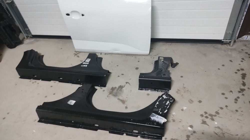 Ușa dreapta fata ,prag stânga și dreapta Logan 3