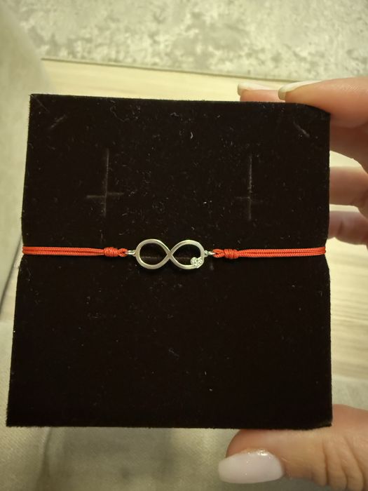 Bratara snur rosu cu aur alb si diamante