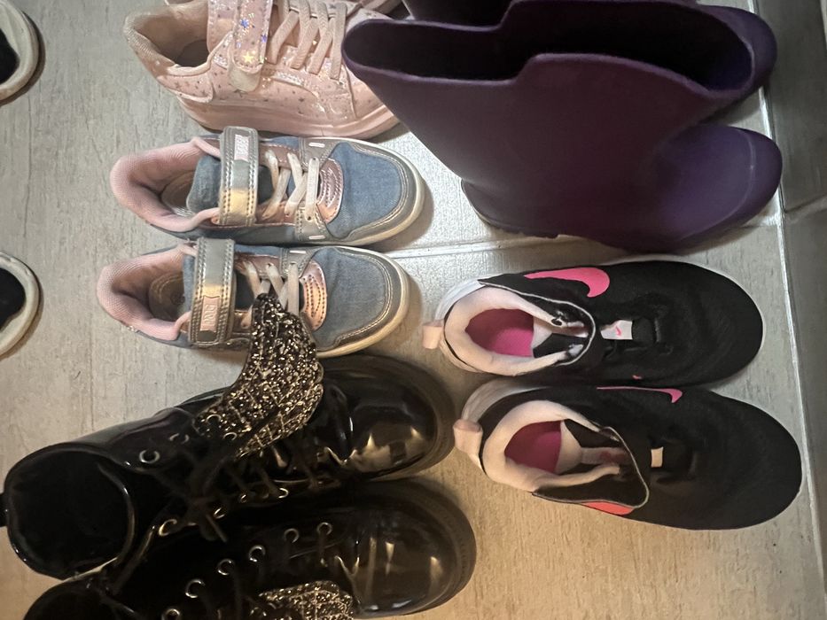 Детски обувки 13 чифта размери от 26-29