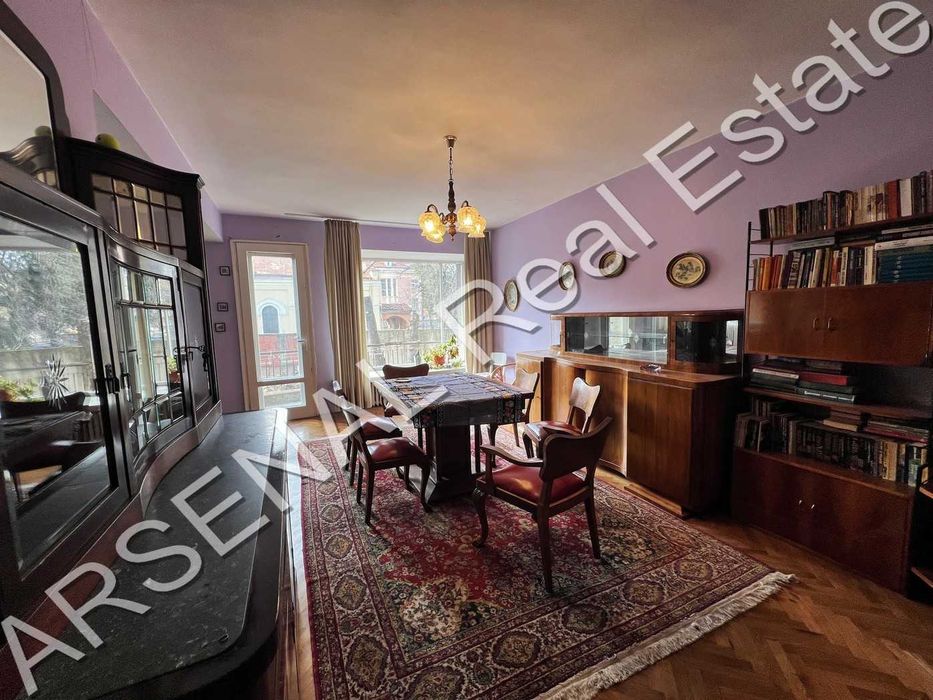 Двустаен апартамент под наем, Център