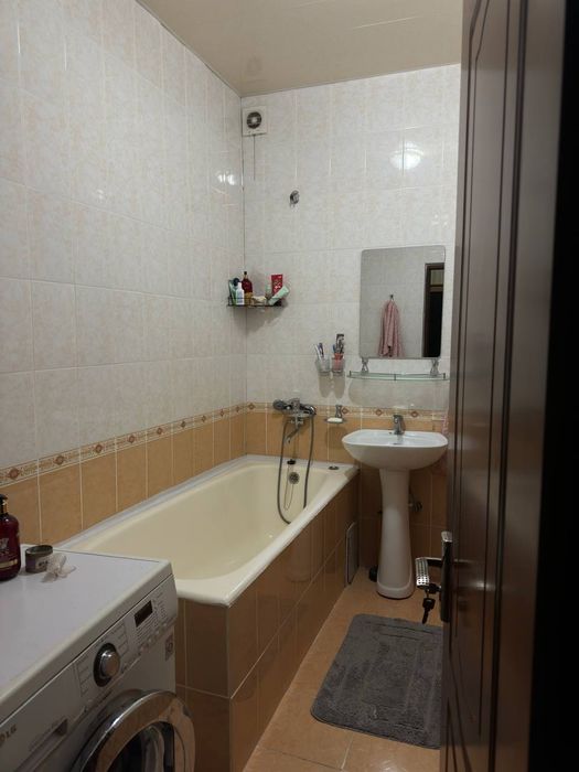 Срочно продаётся 3 ком Нукусская Гламур