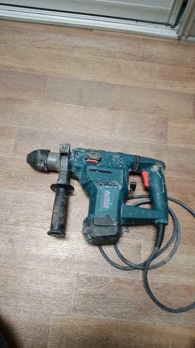 Продам Перфоратор 1500 в