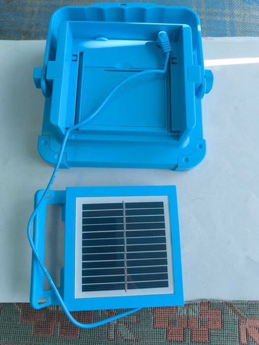 Proiector led cu panou solar 100 W