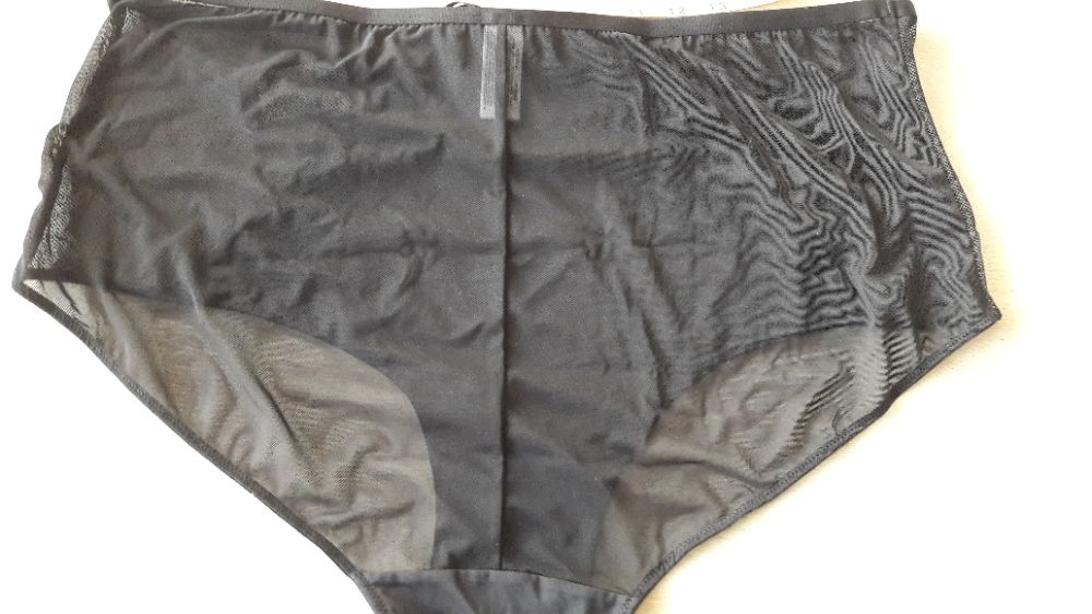 Красиви дамски дълбоки бикини от мрежеста материя