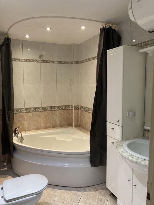 Дава се под наем Тристаен апартамент в Варна, Червен площад - 115 кв.м за 994.5 € - Снимка #12